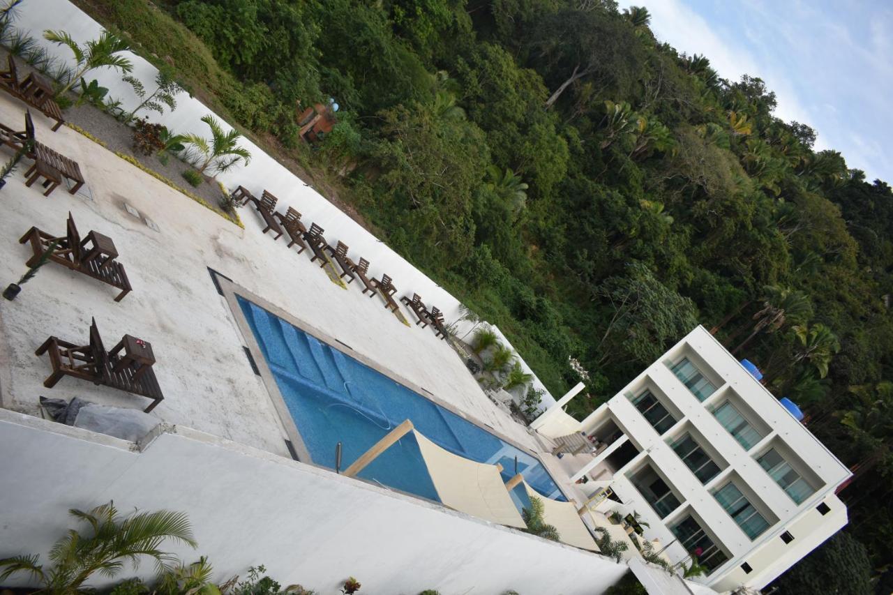Hotel Malaki à Los Ayala Extérieur photo