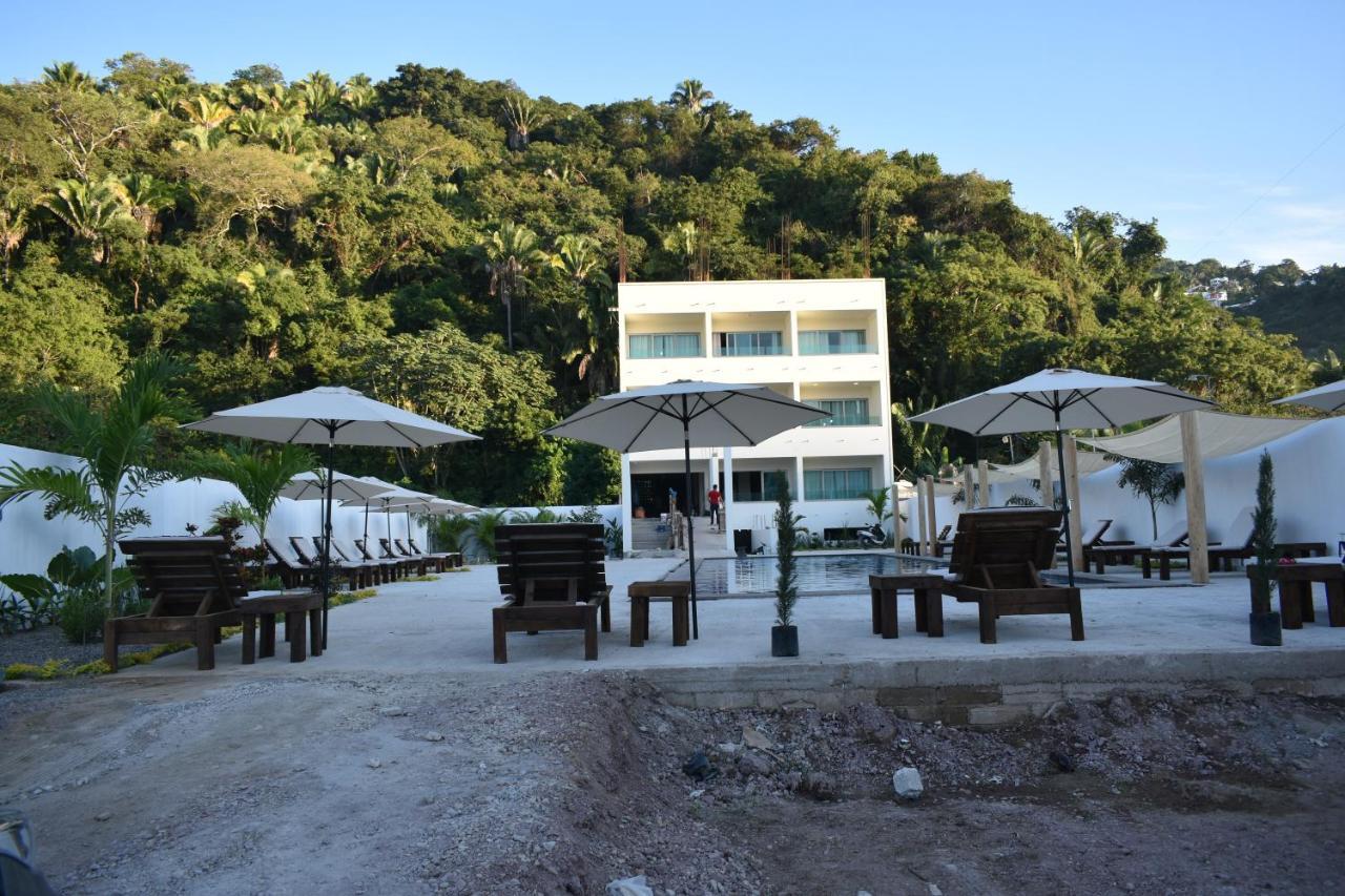Hotel Malaki à Los Ayala Extérieur photo