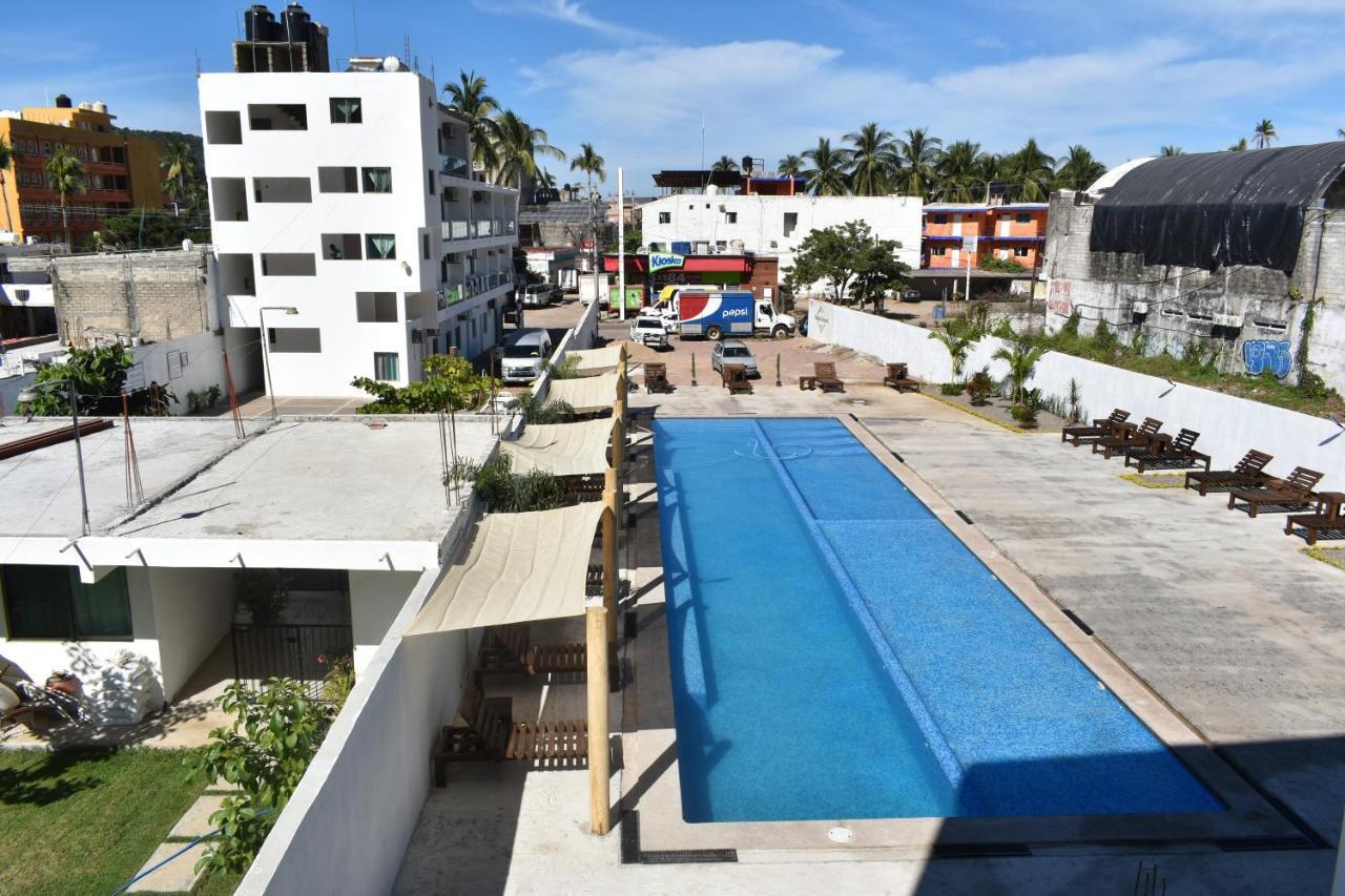 Hotel Malaki à Los Ayala Extérieur photo