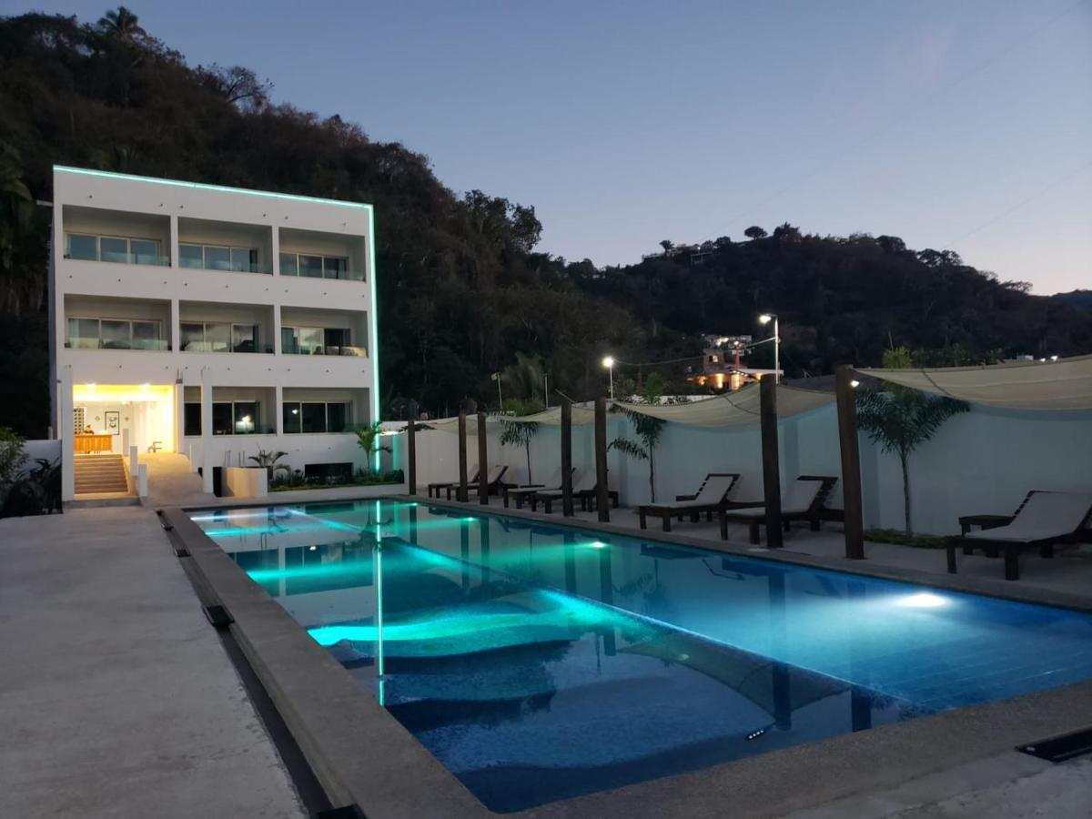 Hotel Malaki à Los Ayala Extérieur photo