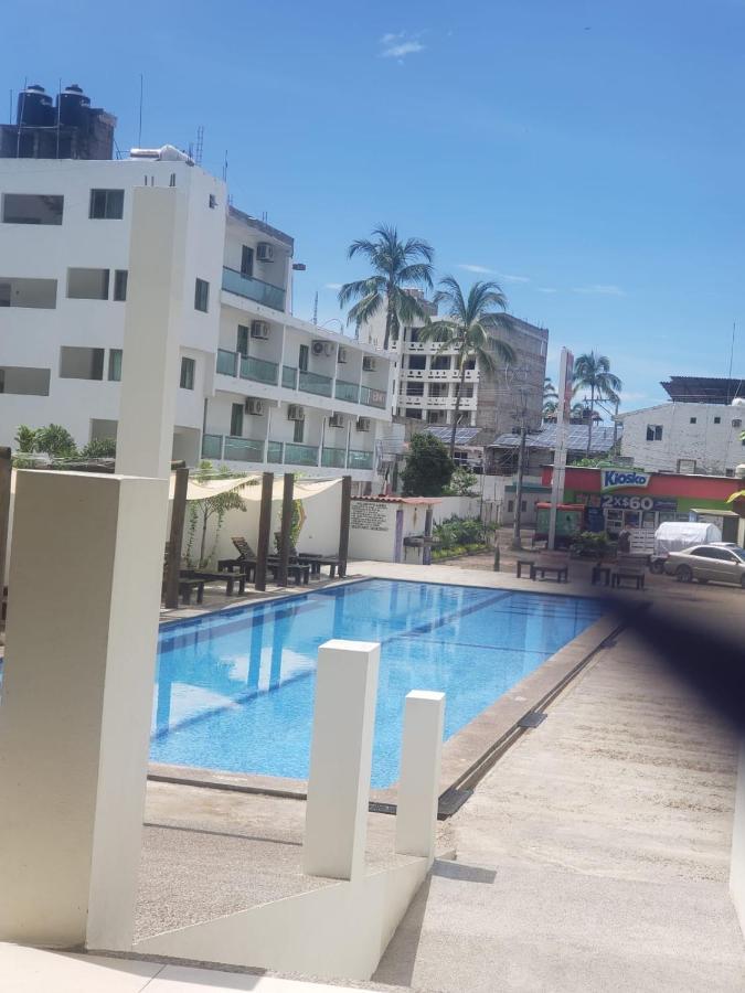 Hotel Malaki à Los Ayala Extérieur photo